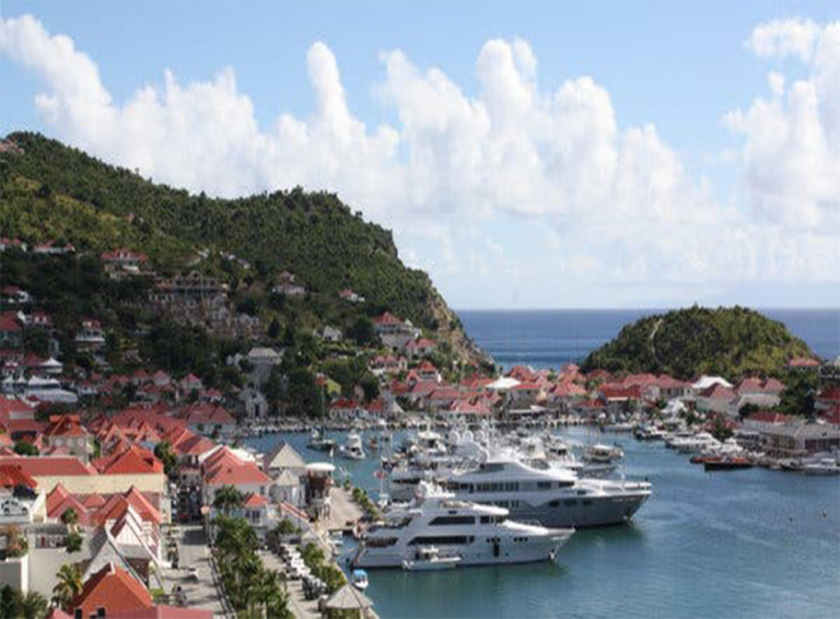 Get Drowned in Moonlight at a Night Caribbean Sailing Charter